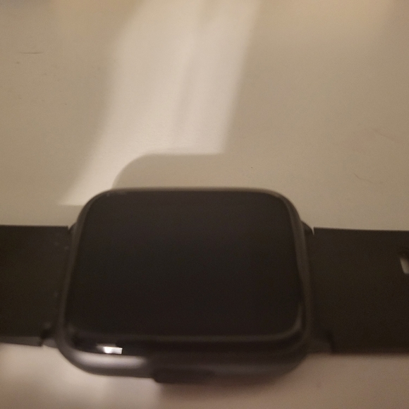 Yamay - Black Smart Fitness Watch with charger - Picture 4 of 13